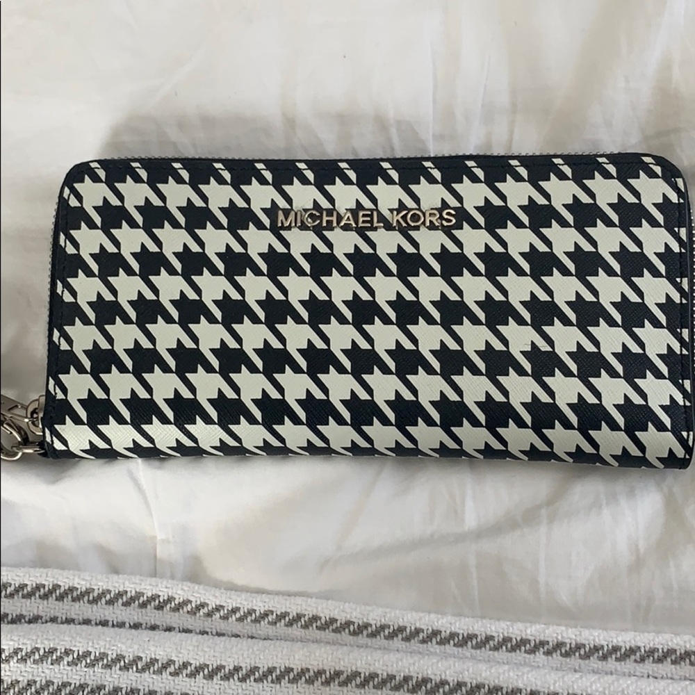 Michael Kors Wristlet